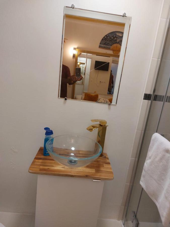 Happy Land Holliday Residential Hotel Épinay-sur-Seine Eksteriør billede